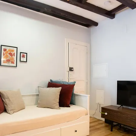 Daire Charming 3-bedroom Retreat In The Heart Of Lisboa