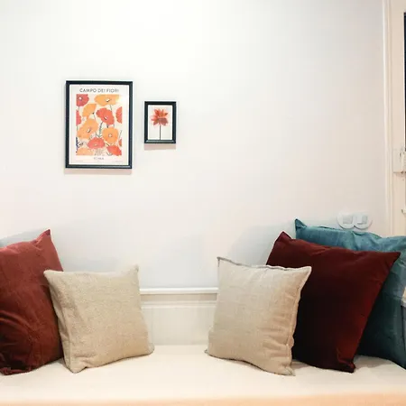 Appartamento Charming 3-bedroom Retreat In The Heart Of