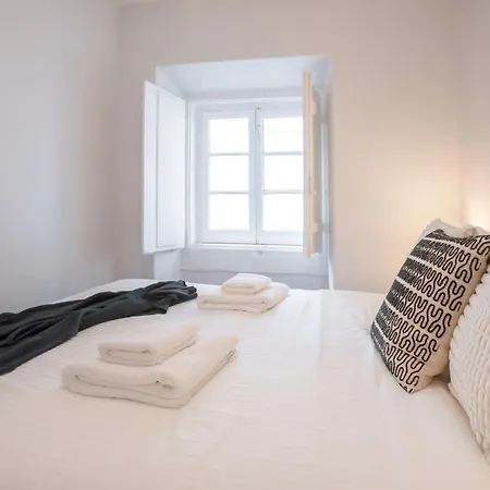 Charming 3-bedroom Retreat In The Heart Of Appartement